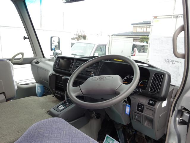 コースター ＧＸターボ　２６人乗り　オートマ　片側荷物棚　自動スイング扉　ナビ　バックカメラ　ドライブレコーダー　ＥＴＣ　エアコン　パワステ　ＡＢＳ　左側電動格納ミラー　集中ドアロック（32枚目）