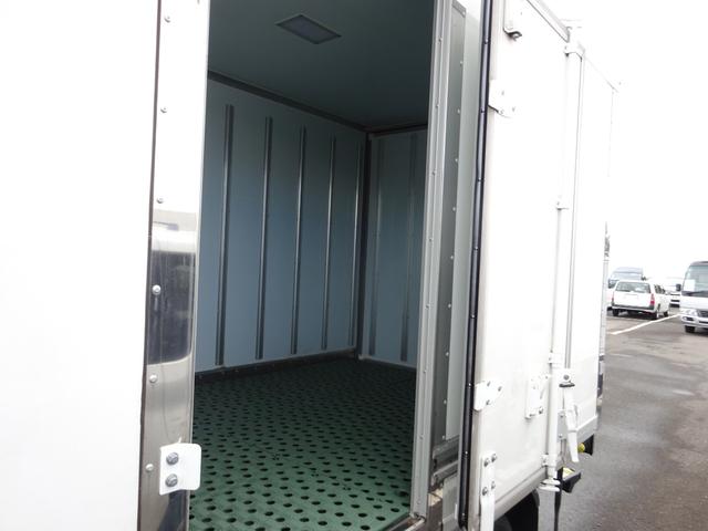 タイタントラック 　冷蔵冷凍車　－２５度　５速マニュアル　左側サイドドア　バックカメラ　ＥＴＣ　衝突被害軽減ブレーキシステム　キーレス　アイドリングストップ　左側電動格納ミラー　最大積載量１５５０ｋｇ（33枚目）