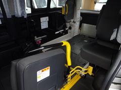 ハイエースバン 　福祉車両　４ＷＤ　１０人乗り　Ｂタイプ 0900002A30241111W009 4