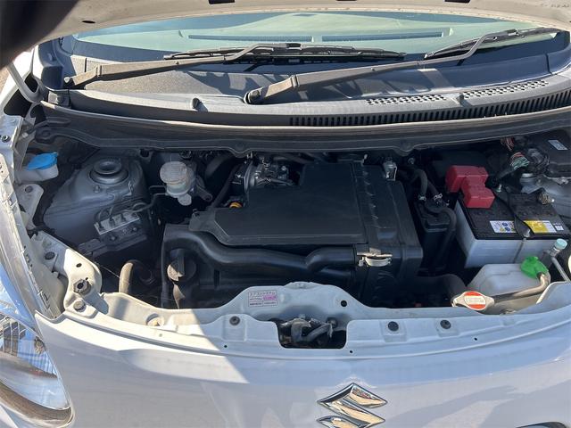 アルト Ｆ　４ＷＤ　８ヶ月８０００ＫＭ保証付き　キーレスエントリー　ＣＶＴ　ＡＢＳ　ＣＤ　エアコン　パワーステアリング　パワーウィンドウ　運転席エアバッグ（5枚目）