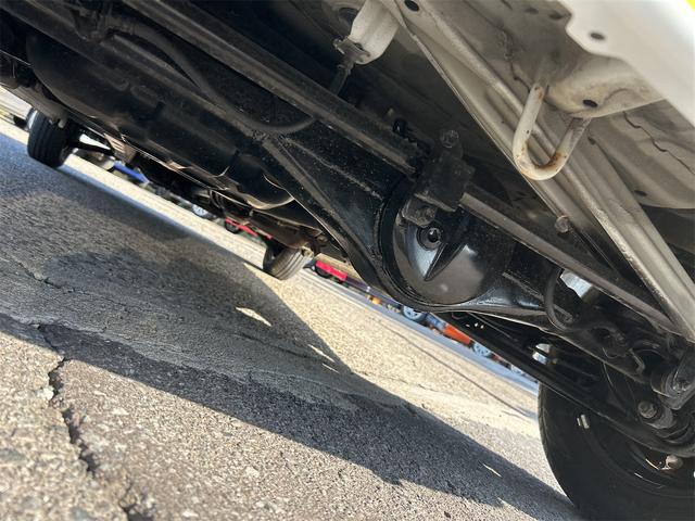 アルト Ｆ　４ＷＤ　８ヶ月８０００ＫＭ保証付き　キーレスエントリー　ＣＶＴ　ＡＢＳ　ＣＤ　エアコン　パワーステアリング　パワーウィンドウ　運転席エアバッグ（6枚目）