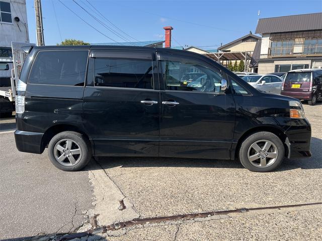 ヴォクシー Z 煌 4WD 8ヶ月8000KM保証付き ナビ 両側スライドドア HID キーレスエントリー 電動格納ミラー 3列シート CVT アルミホイール ミュージックプレイヤー接続可 衝突安全ボディ ABS(15枚目)