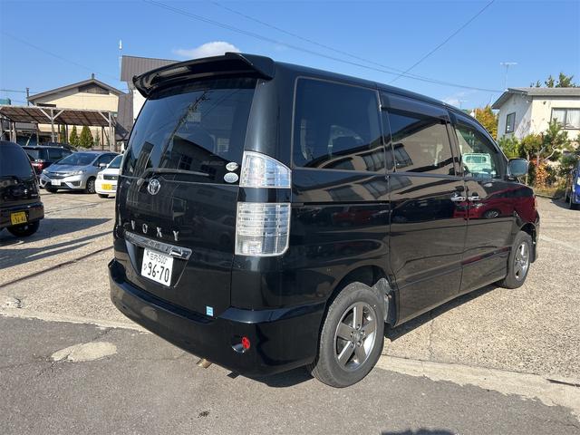 ヴォクシー Z 煌 4WD 8ヶ月8000KM保証付き ナビ 両側スライドドア HID キーレスエントリー 電動格納ミラー 3列シート CVT アルミホイール ミュージックプレイヤー接続可 衝突安全ボディ ABS(16枚目)