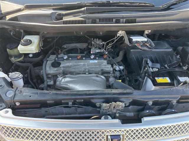 ヴォクシー Z 煌 4WD 8ヶ月8000KM保証付き ナビ 両側スライドドア HID キーレスエントリー 電動格納ミラー 3列シート CVT アルミホイール ミュージックプレイヤー接続可 衝突安全ボディ ABS(22枚目)