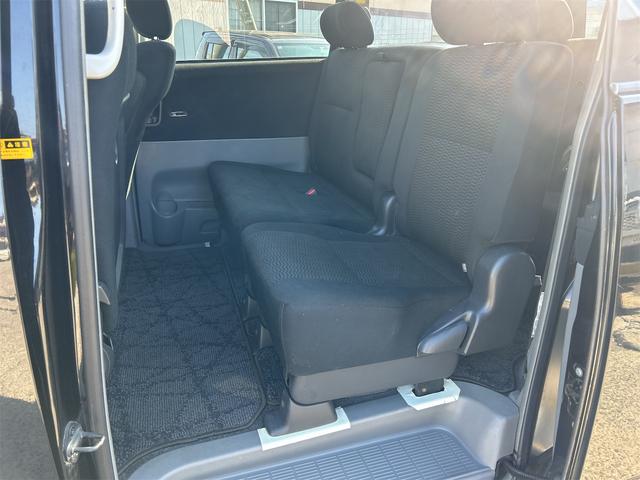 ヴォクシー Z 煌 4WD 8ヶ月8000KM保証付き ナビ 両側スライドドア HID キーレスエントリー 電動格納ミラー 3列シート CVT アルミホイール ミュージックプレイヤー接続可 衝突安全ボディ ABS(25枚目)