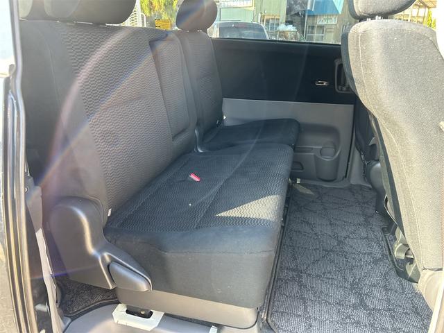 ヴォクシー Z 煌 4WD 8ヶ月8000KM保証付き ナビ 両側スライドドア HID キーレスエントリー 電動格納ミラー 3列シート CVT アルミホイール ミュージックプレイヤー接続可 衝突安全ボディ ABS(26枚目)