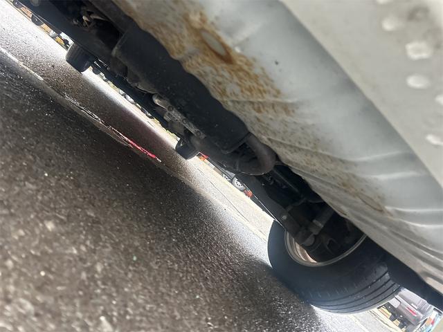 セレナ ハイウェイスター　Ｖセレクション　４ＷＤ　ＴＶ　オートクルーズコントロール　両側電動スライドドア　ＨＩＤ　スマートキー　アイドリングストップ　電動格納ミラー　３列シート　ウォークスルー　ＣＶＴ　アルミホイール（5枚目）