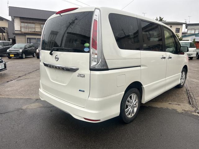 セレナ ハイウェイスター　Ｖセレクション　４ＷＤ　ＴＶ　オートクルーズコントロール　両側電動スライドドア　ＨＩＤ　スマートキー　アイドリングストップ　電動格納ミラー　３列シート　ウォークスルー　ＣＶＴ　アルミホイール（17枚目）