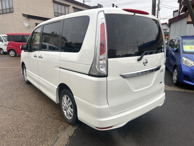 セレナ ハイウェイスター　Ｖセレクション　４ＷＤ　ＴＶ　オートクルーズコントロール　両側電動スライドドア　ＨＩＤ　スマートキー　アイドリングストップ　電動格納ミラー　３列シート　ウォークスルー　ＣＶＴ　アルミホイール（19枚目）