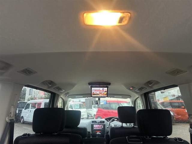 セレナ ハイウェイスター　Ｖセレクション　４ＷＤ　ＴＶ　オートクルーズコントロール　両側電動スライドドア　ＨＩＤ　スマートキー　アイドリングストップ　電動格納ミラー　３列シート　ウォークスルー　ＣＶＴ　アルミホイール（25枚目）