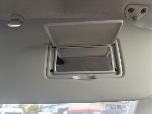 セレナ ハイウェイスター　Ｖセレクション　４ＷＤ　ＴＶ　オートクルーズコントロール　両側電動スライドドア　ＨＩＤ　スマートキー　アイドリングストップ　電動格納ミラー　３列シート　ウォークスルー　ＣＶＴ　アルミホイール（26枚目）