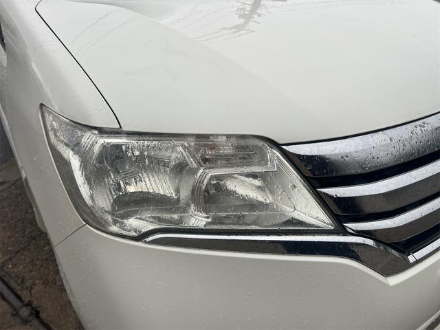 セレナ ハイウェイスター　Ｖセレクション　４ＷＤ　ＴＶ　オートクルーズコントロール　両側電動スライドドア　ＨＩＤ　スマートキー　アイドリングストップ　電動格納ミラー　３列シート　ウォークスルー　ＣＶＴ　アルミホイール（28枚目）