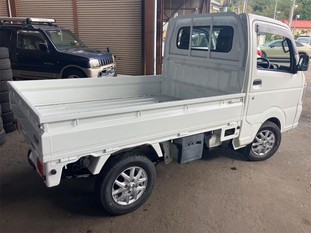 キャリイトラック ＫＣエアコン・パワステ　オートマ　４ＷＤ　走行１８５００Ｋｍ　アルミ（8枚目）