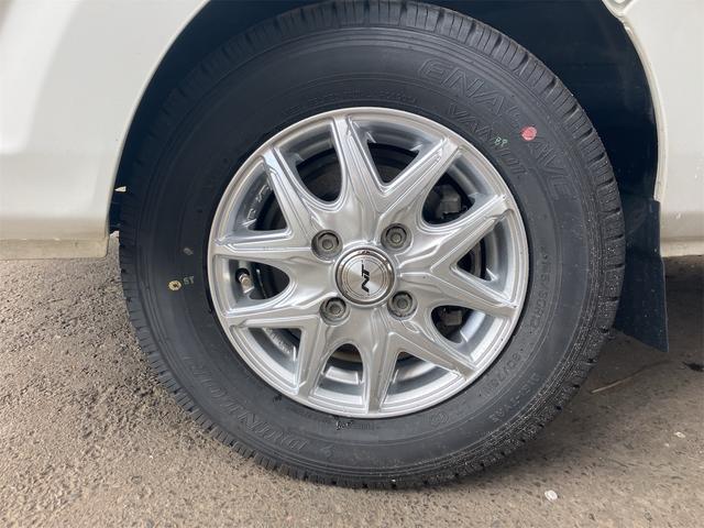 キャリイトラック ＫＣエアコン・パワステ　オートマ　４ＷＤ　走行１８５００Ｋｍ　アルミ（22枚目）