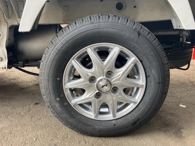 キャリイトラック ＫＣエアコン・パワステ　オートマ　４ＷＤ　走行１８５００Ｋｍ　アルミ（23枚目）