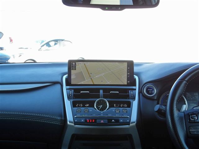 NX NX300h Fスポーツ 革シート サンルーフ フルセグ メモリーナビ DVD再生 ミュージックプレイヤー接続可 バックカメラ 衝突被害軽減システム ETC ドラレコ LEDヘッドランプ ワンオーナー 記録簿(11枚目)