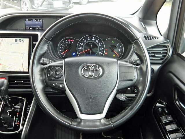 ヴォクシー ZS フルセグ メモリーナビ DVD再生 後席モニター バックカメラ 衝突被害軽減システム ETC ドラレコ 両側電動スライド LEDヘッドランプ ウオークスルー 乗車定員7人 3列シート ワンオーナー(7枚目)