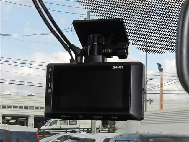 ヴォクシー ZS フルセグ メモリーナビ DVD再生 後席モニター バックカメラ 衝突被害軽減システム ETC ドラレコ 両側電動スライド LEDヘッドランプ ウオークスルー 乗車定員7人 3列シート ワンオーナー(10枚目)