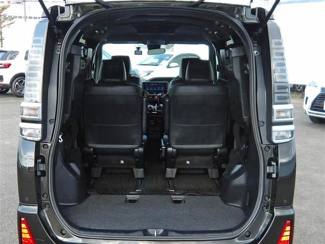 ヴォクシー ZS フルセグ メモリーナビ DVD再生 後席モニター バックカメラ 衝突被害軽減システム ETC ドラレコ 両側電動スライド LEDヘッドランプ ウオークスルー 乗車定員7人 3列シート ワンオーナー(30枚目)