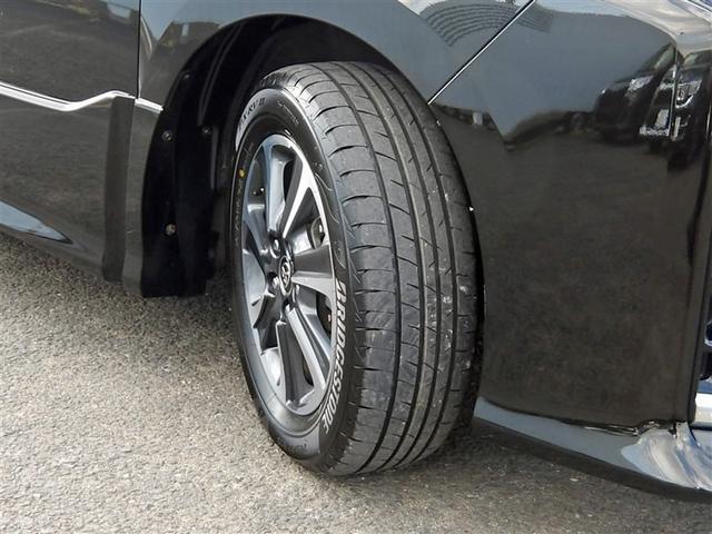 ヴォクシー ZS フルセグ メモリーナビ DVD再生 後席モニター バックカメラ 衝突被害軽減システム ETC ドラレコ 両側電動スライド LEDヘッドランプ ウオークスルー 乗車定員7人 3列シート ワンオーナー(31枚目)