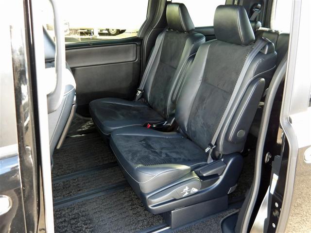 ヴォクシー ZS フルセグ メモリーナビ DVD再生 後席モニター バックカメラ 衝突被害軽減システム ETC ドラレコ 両側電動スライド LEDヘッドランプ ウオークスルー 乗車定員7人 3列シート ワンオーナー(25枚目)