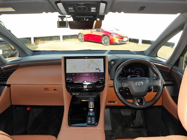 ヴェルファイアハイブリッド Ｚ　プレミア　革シート　サンルーフ　４ＷＤ　フルセグ　メモリーナビ　ミュージックプレイヤー接続可　後席モニター　バックカメラ　衝突被害軽減システム　ＥＴＣ　ドラレコ　両側電動スライド　ＬＥＤヘッドランプ　３列シート（6枚目）