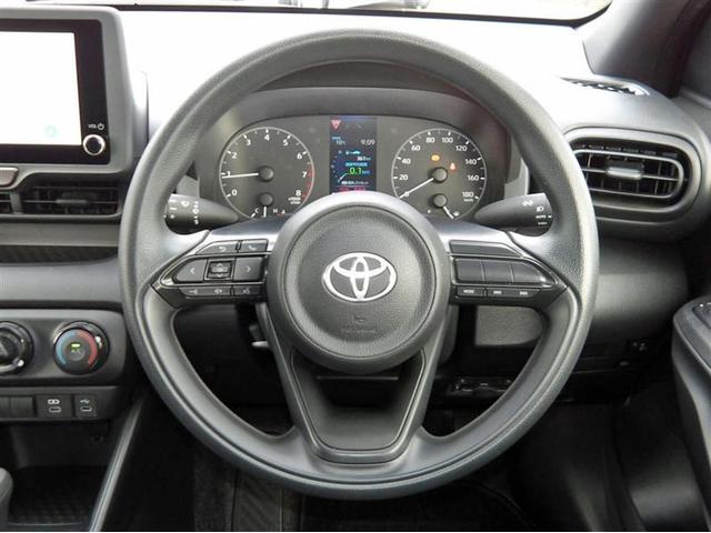 ヤリス Ｘ　フルセグ　メモリーナビ　バックカメラ　衝突被害軽減システム　ＥＴＣ　ドラレコ　ワンオーナー（7枚目）