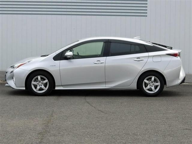 プリウス Ｓセーフティプラス　ワンセグ　メモリーナビ　バックカメラ　衝突被害軽減システム　ＬＥＤヘッドランプ　ワンオーナー　記録簿　アイドリングストップ（6枚目）