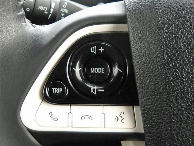 プリウス Ｓセーフティプラス　ワンセグ　メモリーナビ　バックカメラ　衝突被害軽減システム　ＬＥＤヘッドランプ　ワンオーナー　記録簿　アイドリングストップ（15枚目）