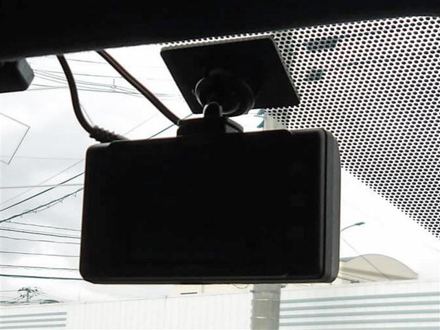 ヴォクシー ハイブリッドＺＳ　フルセグ　メモリーナビ　ＤＶＤ再生　バックカメラ　衝突被害軽減システム　ＥＴＣ　ドラレコ　両側電動スライド　ＬＥＤヘッドランプ　乗車定員７人　３列シート　アイドリングストップ（12枚目）