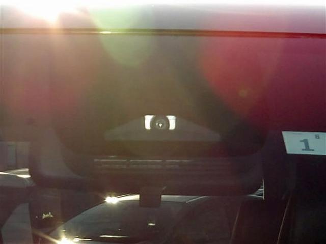 ヴォクシー Ｓ－Ｚ　フルセグ　メモリーナビ　ＤＶＤ再生　ミュージックプレイヤー接続可　バックカメラ　衝突被害軽減システム　ＥＴＣ　両側電動スライド　ＬＥＤヘッドランプ　乗車定員７人　３列シート　ワンオーナー　記録簿（31枚目）