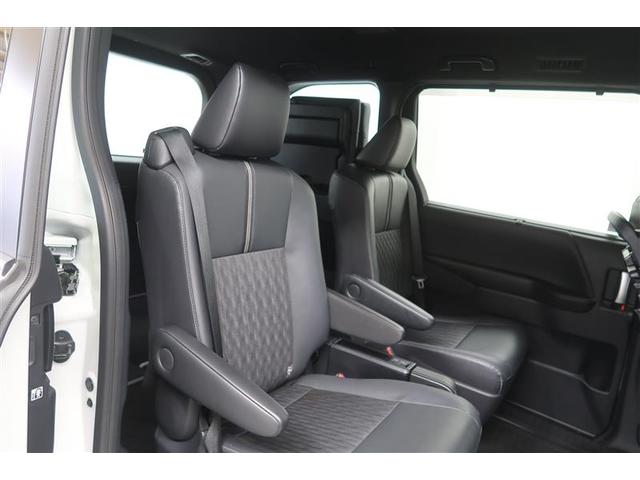 ノア ハイブリッドＳ－Ｚ　衝突被害軽減システム　ナビ＆ＴＶ　後席モニター　バックカメラ　ＥＴＣ　アルミホイール　両側電動スライド　乗車定員７人　ハイブリッド　オートクルーズコントロール　ＬＥＤヘッドランプ　１００Ｖ電源（16枚目）