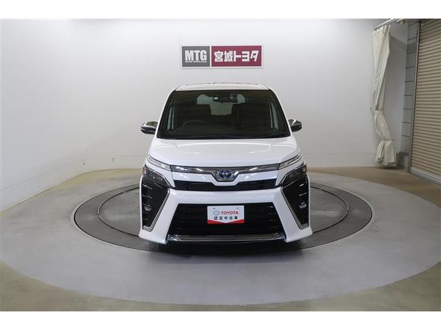 ヴォクシー ハイブリッドＺＳ　煌ＩＩＩ　衝突被害軽減システム　ナビ＆ＴＶ　フルエアロ　後席モニター　バックカメラ　ＥＴＣ　アルミホイール　両側電動スライド　乗車定員７人　ハイブリッド　オートクルーズコントロール　ＬＥＤヘッドランプ（11枚目）