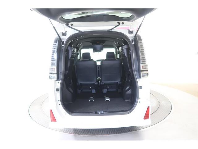 ヴォクシー ハイブリッドＺＳ　煌ＩＩＩ　衝突被害軽減システム　ナビ＆ＴＶ　フルエアロ　後席モニター　バックカメラ　ＥＴＣ　アルミホイール　両側電動スライド　乗車定員７人　ハイブリッド　オートクルーズコントロール　ＬＥＤヘッドランプ（33枚目）