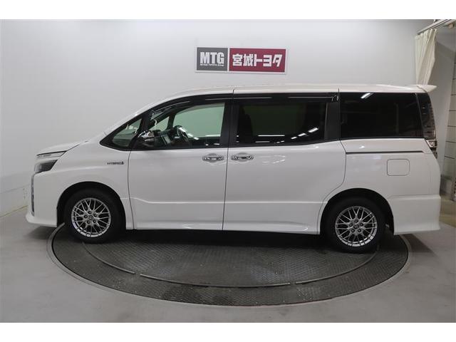 ヴォクシー ハイブリッドＺＳ　煌ＩＩ　衝突被害軽減システム　ナビ＆ＴＶ　フルエアロ　後席モニター　バックカメラ　ＥＴＣ　アルミホイール　両側電動スライド　乗車定員７人　ハイブリッド　オートクルーズコントロール　ＬＥＤヘッドランプ（6枚目）