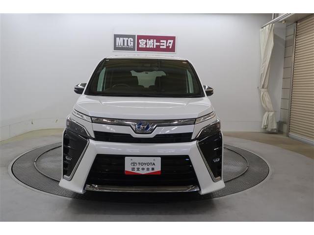 ヴォクシー ハイブリッドＺＳ　煌ＩＩ　衝突被害軽減システム　ナビ＆ＴＶ　フルエアロ　後席モニター　バックカメラ　ＥＴＣ　アルミホイール　両側電動スライド　乗車定員７人　ハイブリッド　オートクルーズコントロール　ＬＥＤヘッドランプ（9枚目）