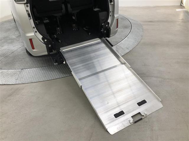 ヴォクシー クルマイスシヨウスロープタ　衝突被害軽減システム　ナビ＆ＴＶ　バックカメラ　ＥＴＣ　両側電動スライド　乗車定員７人　オートクルーズコントロール　ＬＥＤヘッドランプ　ワンオーナー（14枚目）