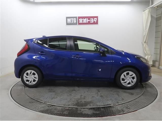 アクア Ｇ　衝突被害軽減システム　バックカメラ　ＥＴＣ　ハイブリッド　オートクルーズコントロール　ＬＥＤヘッドランプ　１００Ｖ電源　ワンオーナー（10枚目）