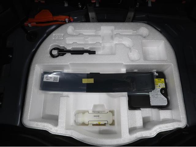 アクア Ｇ　衝突被害軽減システム　バックカメラ　ＥＴＣ　ハイブリッド　オートクルーズコントロール　ＬＥＤヘッドランプ　１００Ｖ電源　ワンオーナー（32枚目）