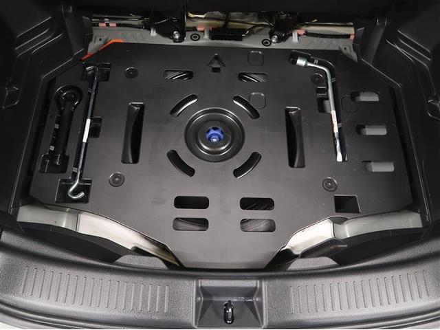 アクア Ｘ　衝突被害軽減システム　バックカメラ　ＥＴＣ　ハイブリッド　オートクルーズコントロール　ＬＥＤヘッドランプ　１００Ｖ電源　ワンオーナー（32枚目）