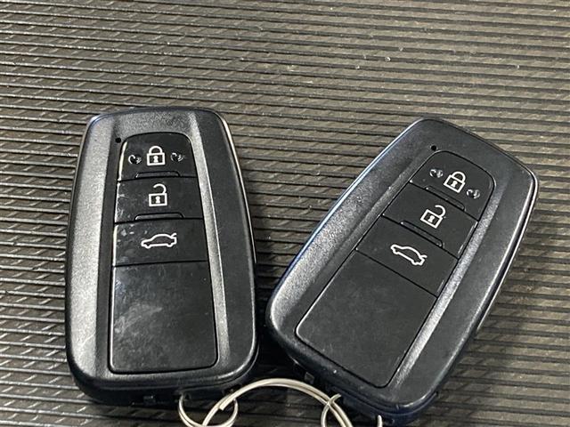 クラウンハイブリッド ＲＳ　Ｆｏｕｒ　リミテッド　４ＷＤ　メモリーナビ　ＤＶＤ再生　ミュージックプレイヤー接続可　バックカメラ　衝突被害軽減システム　ＥＴＣ　ＬＥＤヘッドランプ（38枚目）