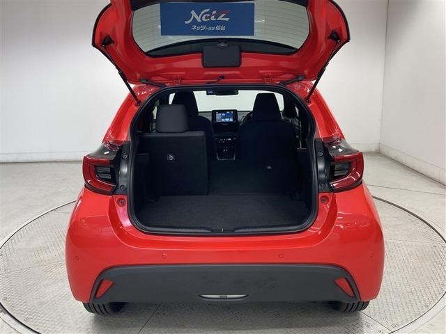 ヤリス ハイブリッドＺ　ミュージックプレイヤー接続可　バックカメラ　衝突被害軽減システム　ＥＴＣ　ドラレコ　ＬＥＤヘッドランプ　ハイブリッド　オートクルーズコントロール　スマートキー　運・助・サイドエアバッグ　横滑り防止（13枚目）