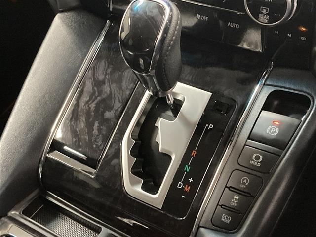 ヴェルファイア ３．５Ｚ　Ｇ　フルセグ　メモリーナビ　ＤＶＤ再生　ミュージックプレイヤー接続可　後席モニター　バックカメラ　衝突被害軽減システム　ＥＴＣ　両側電動スライド　ＬＥＤヘッドランプ　乗車定員７人　３列シート（29枚目）