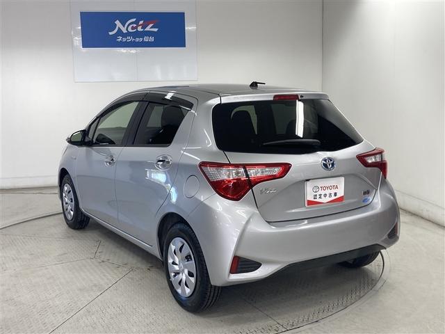 ヴィッツ ハイブリッドＦ　セーフティーエディション　フルセグ　メモリーナビ　ＤＶＤ再生　バックカメラ　衝突被害軽減システム　ＥＴＣ　ドラレコ（5枚目）