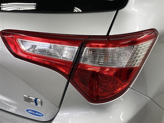 ヴィッツ ハイブリッドＦ　セーフティーエディション　フルセグ　メモリーナビ　ＤＶＤ再生　バックカメラ　衝突被害軽減システム　ＥＴＣ　ドラレコ（7枚目）