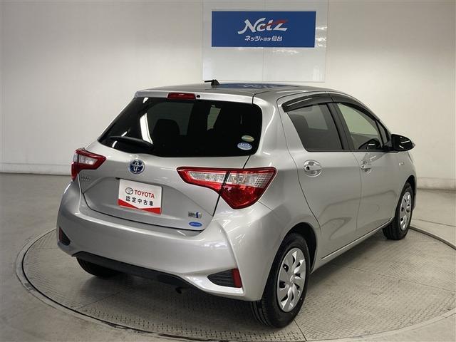 ヴィッツ ハイブリッドＦ　セーフティーエディション　フルセグ　メモリーナビ　ＤＶＤ再生　バックカメラ　衝突被害軽減システム　ＥＴＣ　ドラレコ（8枚目）