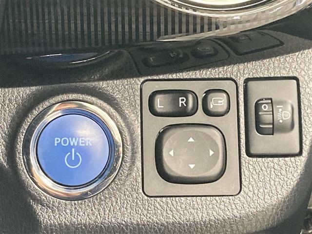 ヴィッツ ハイブリッドＦ　セーフティーエディション　フルセグ　メモリーナビ　ＤＶＤ再生　バックカメラ　衝突被害軽減システム　ＥＴＣ　ドラレコ（31枚目）