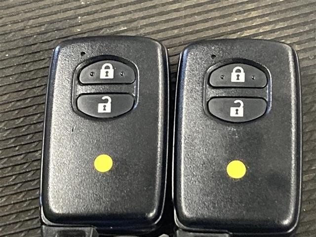 ヴィッツ ハイブリッドＦ　セーフティーエディション　フルセグ　メモリーナビ　ＤＶＤ再生　バックカメラ　衝突被害軽減システム　ＥＴＣ　ドラレコ（39枚目）