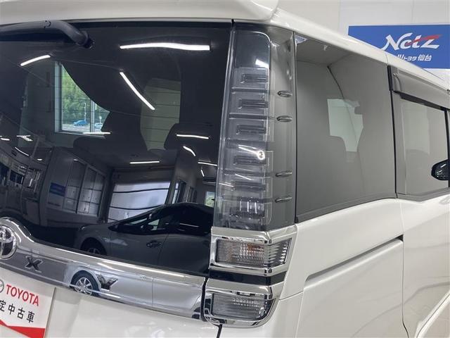 ヴォクシー ZS フルセグ メモリーナビ DVD再生 バックカメラ 衝突被害軽減システム 電動スライドドア LEDヘッドランプ ウオークスルー 乗車定員8人 3列シート ワンオーナー アイドリングストップ(7枚目)