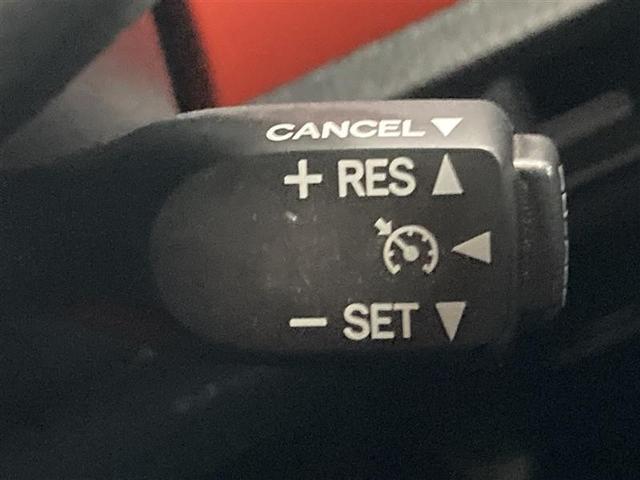 ヴォクシー ZS フルセグ メモリーナビ DVD再生 バックカメラ 衝突被害軽減システム 電動スライドドア LEDヘッドランプ ウオークスルー 乗車定員8人 3列シート ワンオーナー アイドリングストップ(26枚目)